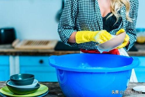娱乐吃瓜酱洗碗,趣味横生的家务时光