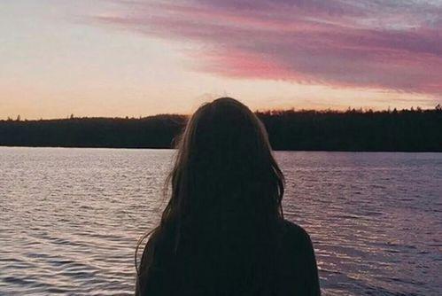 娱乐吃瓜酱背影图片高清,娱乐吃瓜酱背影，带你一窥明星幕后生活