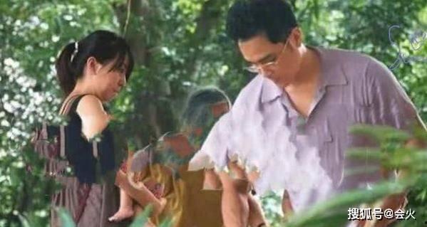 娱乐吃瓜隐婚片段,甜蜜瞬间曝光！